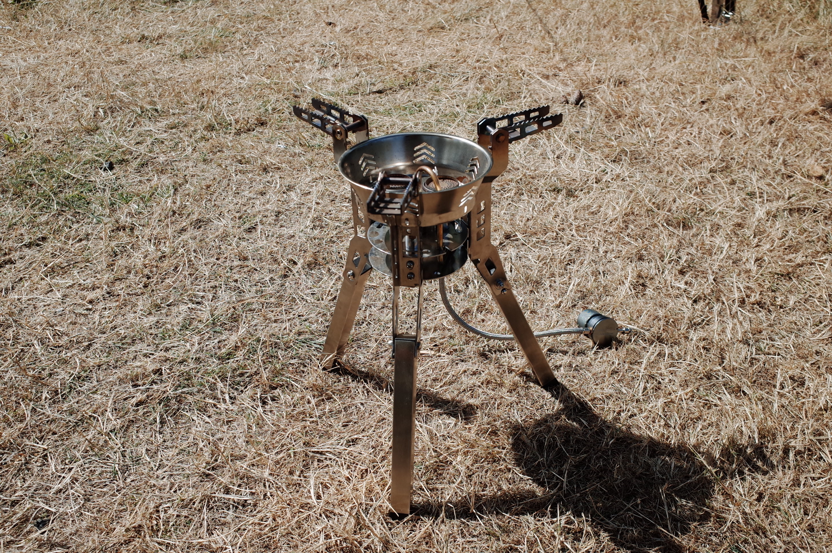 Tripod stove